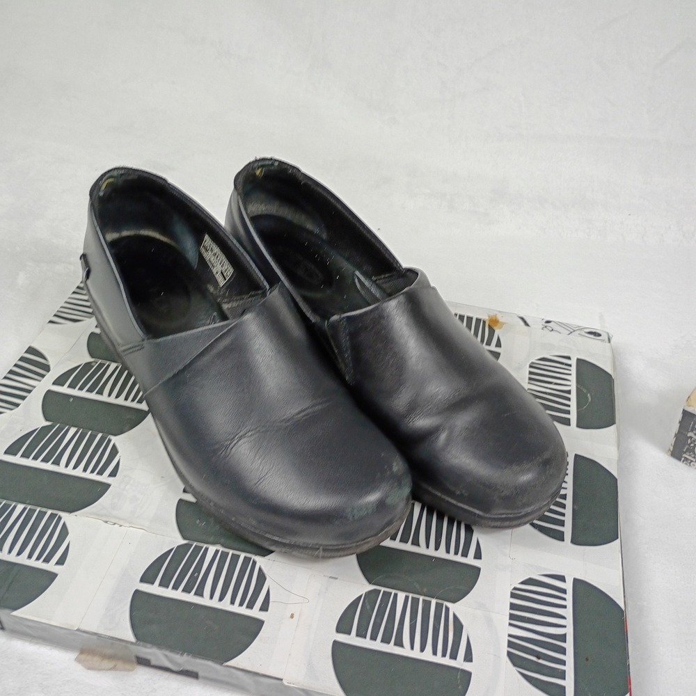 KEEN Kaci Black Full Grain Leather Slip On Clogs Shoes Womens 7 Nurse Work - Picture 3 of 9